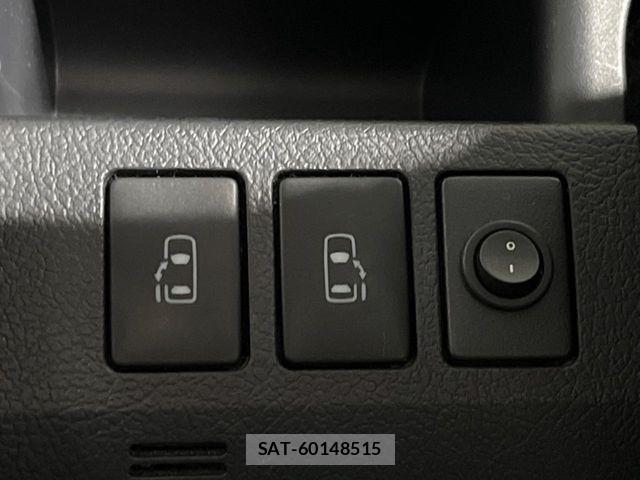 Toyota VOXY 2013-02 8338442-2