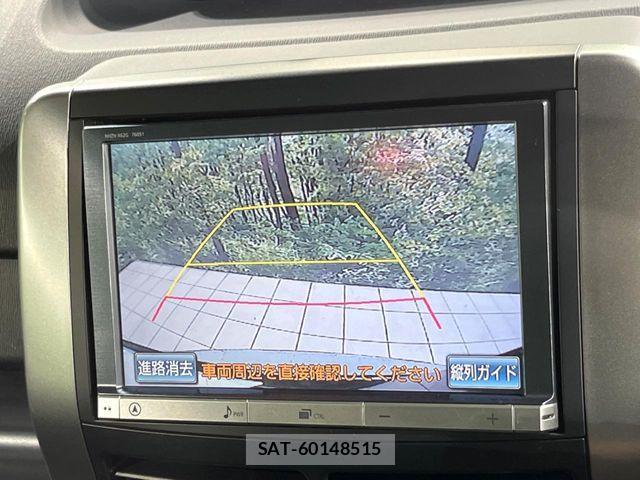 Toyota VOXY 2013-02 8338442-3