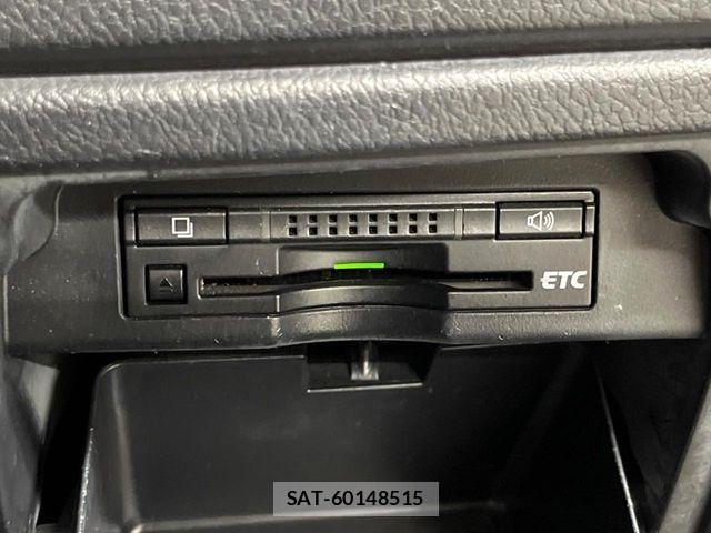 Toyota VOXY 2013-02 8338442-4