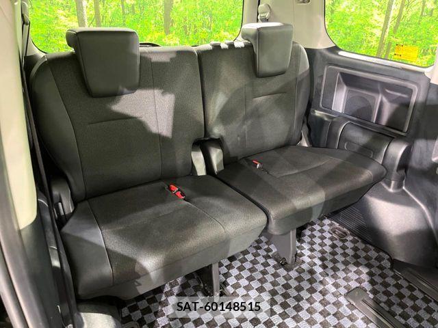 Toyota VOXY 2013-02 8338442-8