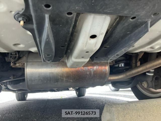 Toyota VOXY 2013-01 8338445-10