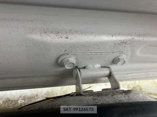 Toyota VOXY 2013-01 8338445-13