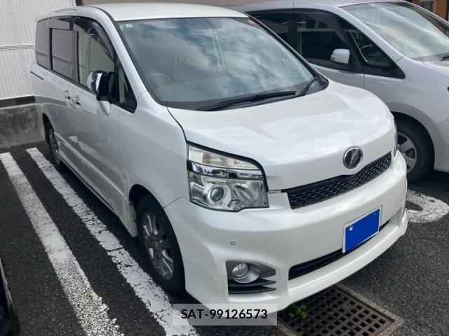 Toyota VOXY 2013-01 8338445-2