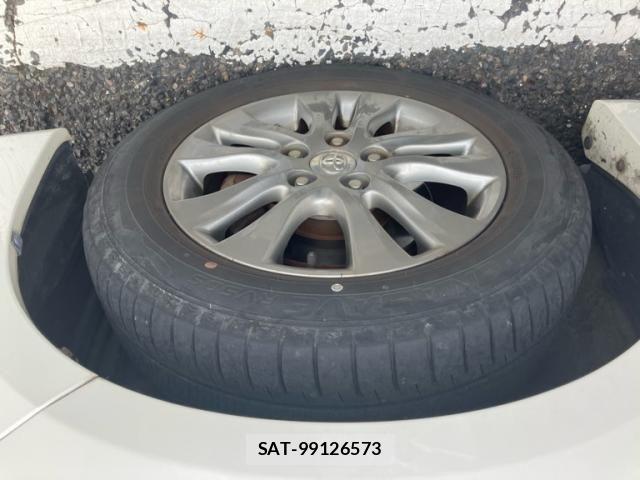 Toyota VOXY 2013-01 8338445-6