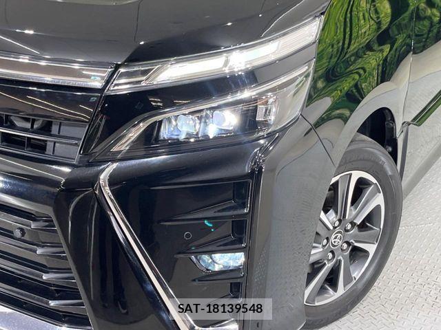 Toyota VOXY 2019-07 8338434-11