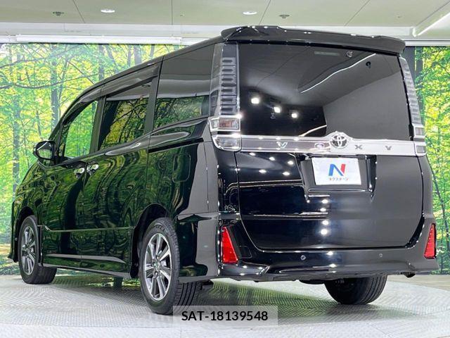 Toyota VOXY 2019-07 8338434-16