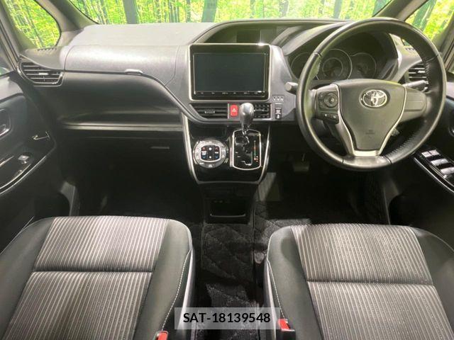 Toyota VOXY 2019-07 8338434-1