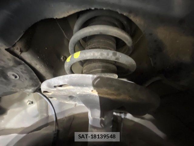 Toyota VOXY 2019-07 8338434-19