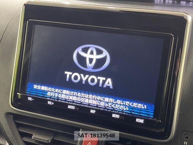 Toyota VOXY 2019-07 8338434-2