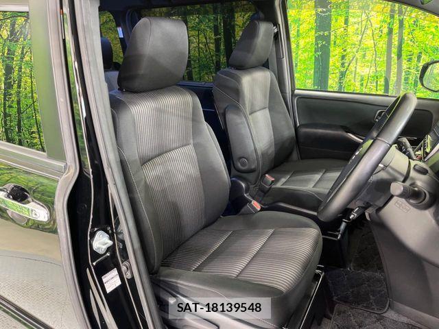 Toyota VOXY 2019-07 8338434-6