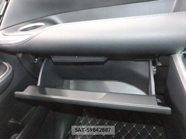 Toyota VOXY 2023-09 8338423-24