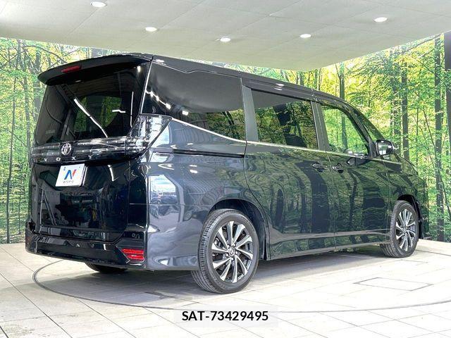 Toyota VOXY 2022-03 8338427-17