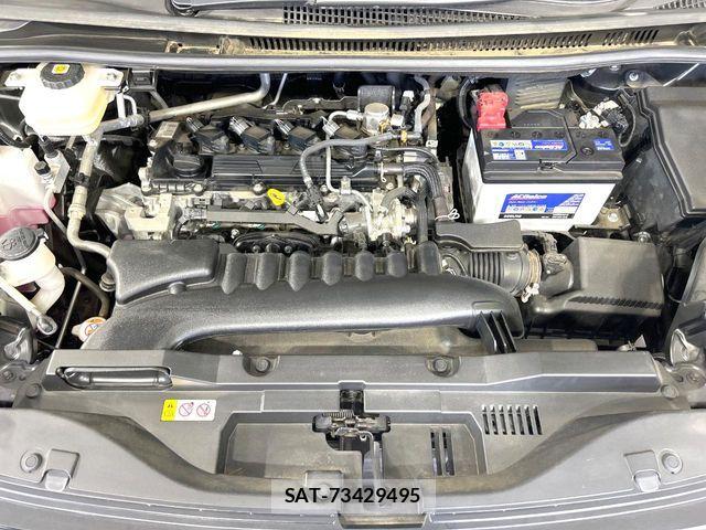 Toyota VOXY 2022-03 8338427-18