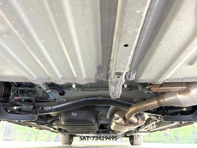 Toyota VOXY 2022-03 8338427-19