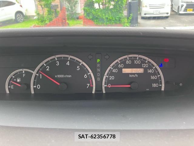 Toyota VOXY 2004-10 8338451-17