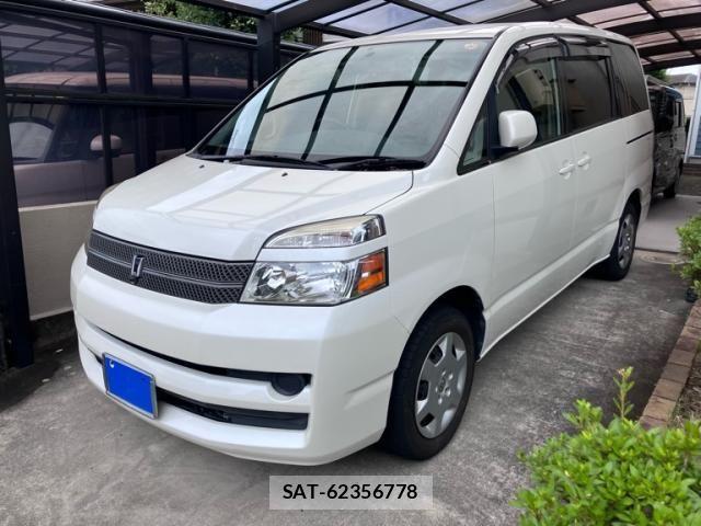 Toyota VOXY 2004-10 8338451-1