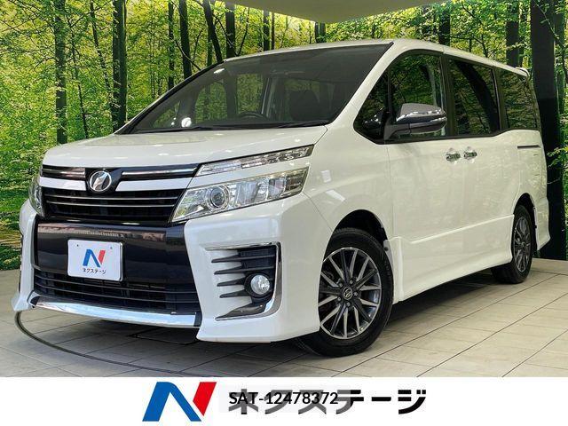 Toyota VOXY 2015-12 8338440-0