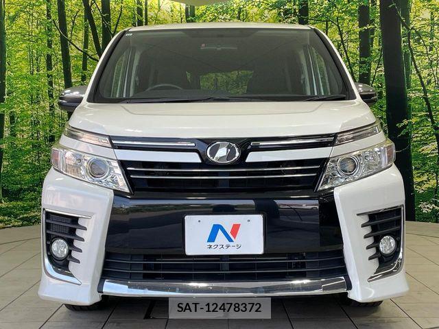 Toyota VOXY 2015-12 8338440-14