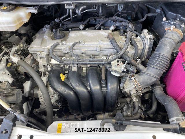 Toyota VOXY 2015-12 8338440-17