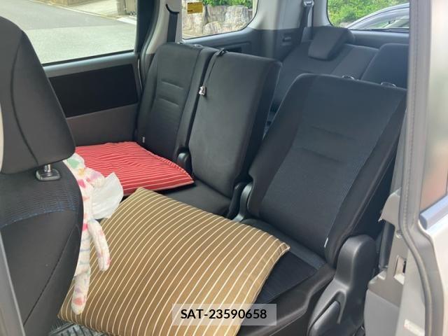 Toyota VOXY 2008-08 8338450-10