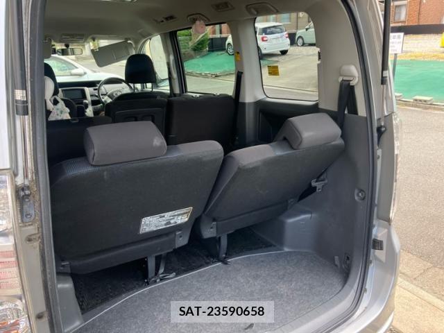 Toyota VOXY 2008-08 8338450-13
