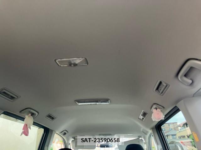 Toyota VOXY 2008-08 8338450-14