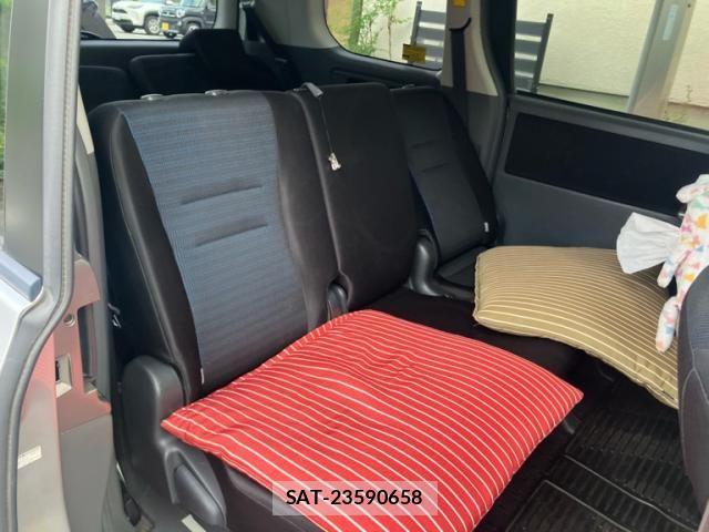 Toyota VOXY 2008-08 8338450-15