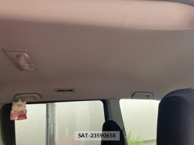 Toyota VOXY 2008-08 8338450-17