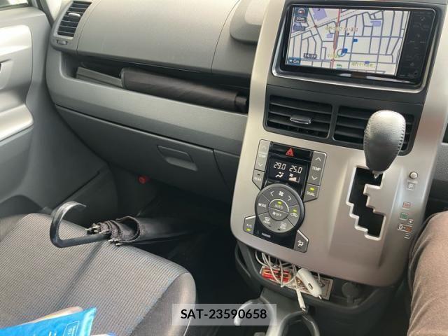 Toyota VOXY 2008-08 8338450-25