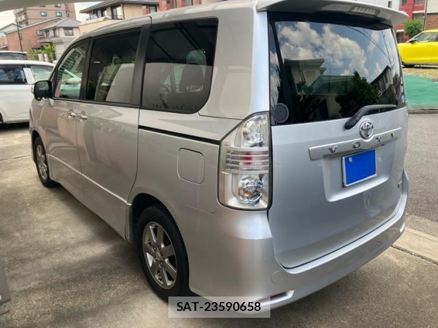 Toyota VOXY 2008-08 8338450-3