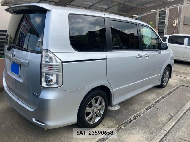 Toyota VOXY 2008-08 8338450-4