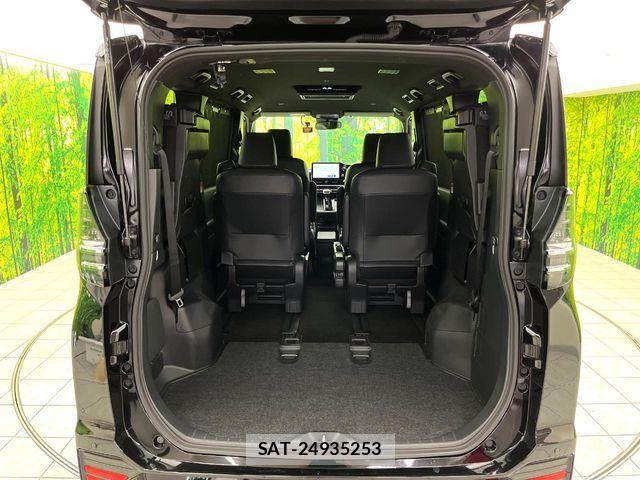 Toyota VOXY 2024-02 8338421-9