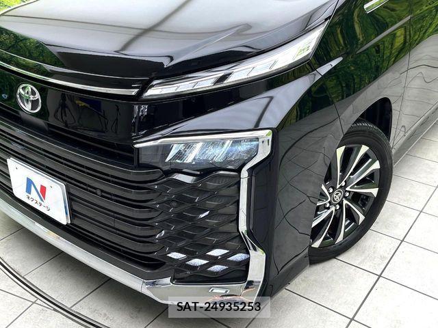 Toyota VOXY 2024-02 8338421-11