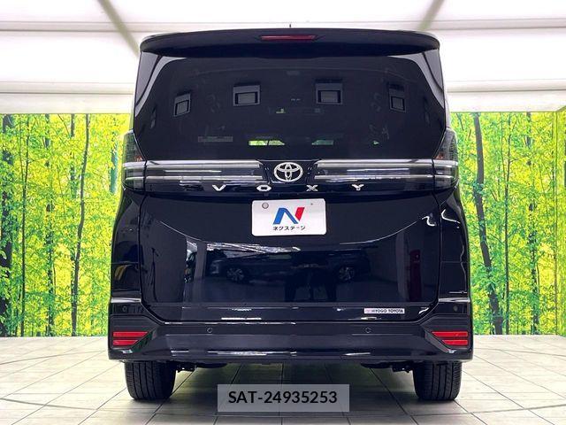 Toyota VOXY 2024-02 8338421-14