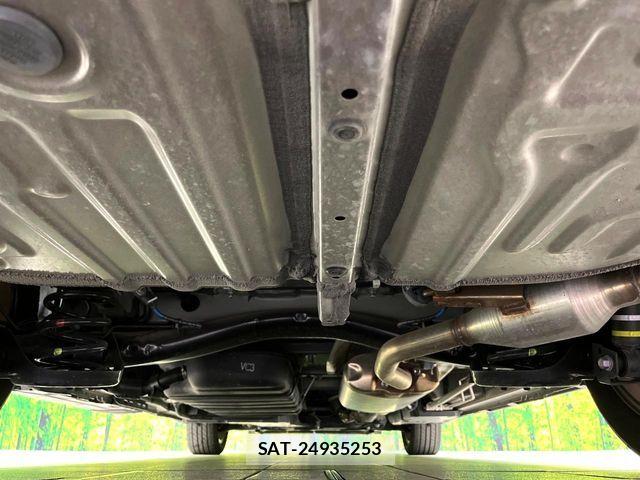 Toyota VOXY 2024-02 8338421-18