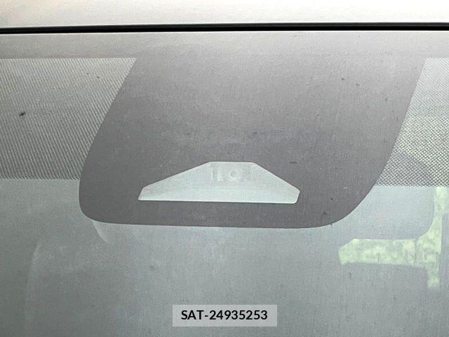 Toyota VOXY 2024-02 8338421-5