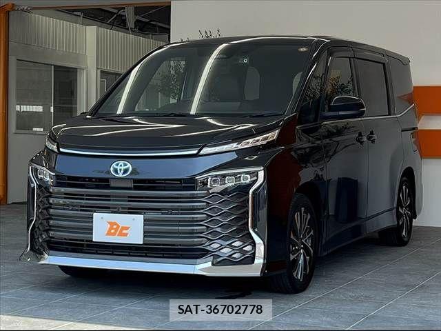 Toyota VOXY 2024-06 8338429-9