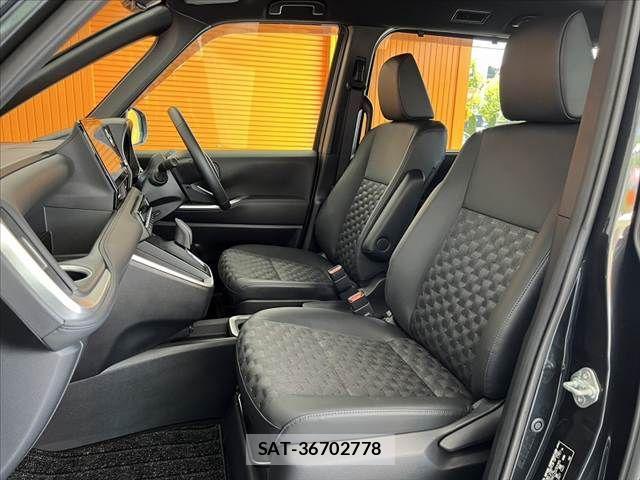 Toyota VOXY 2024-06 8338429-16
