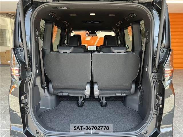 Toyota VOXY 2024-06 8338429-19