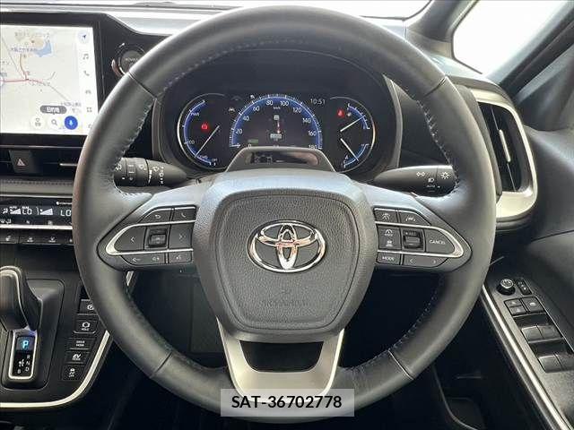 Toyota VOXY 2024-06 8338429-24