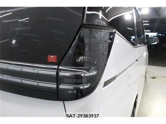 Toyota VOXY 2026-03 8334495-16
