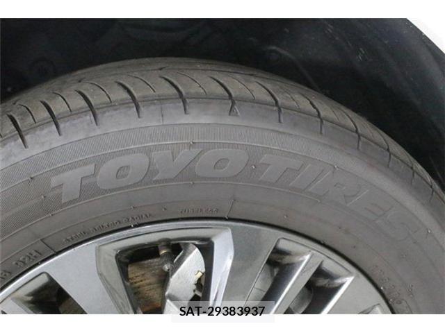 Toyota VOXY 2026-03 8334495-18