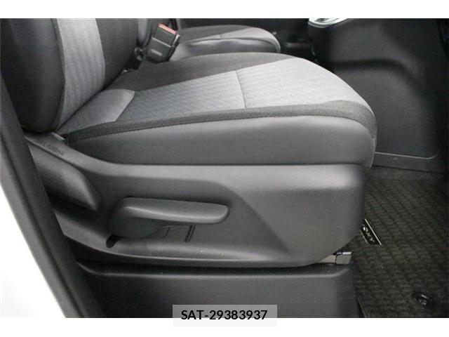 Toyota VOXY 2026-03 8334495-25