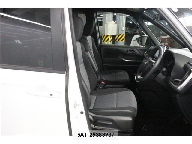 Toyota VOXY 2026-03 8334495-26