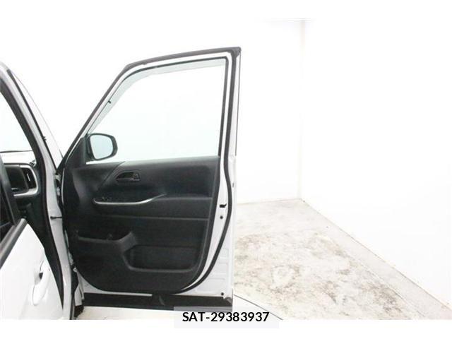 Toyota VOXY 2026-03 8334495-27
