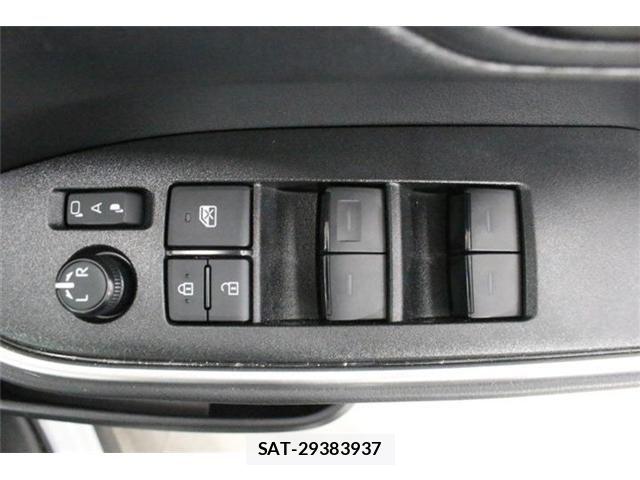 Toyota VOXY 2026-03 8334495-28