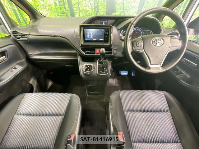 Toyota VOXY 2014-09 8353793-1