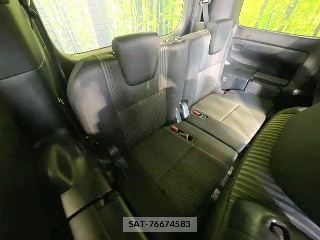 Toyota VOXY 2019-01 8355867-9