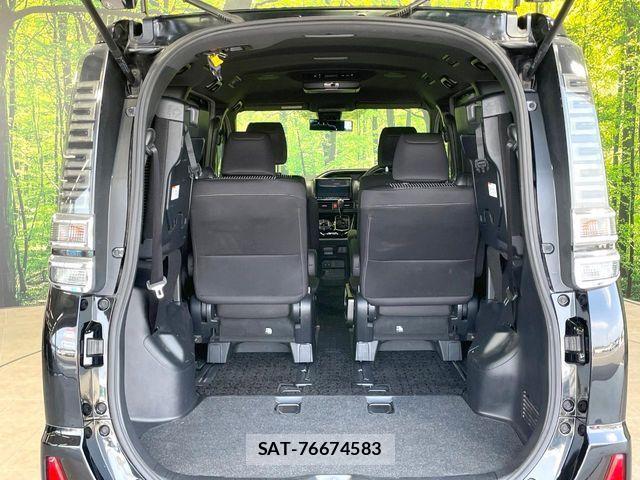 Toyota VOXY 2019-01 8355867-10