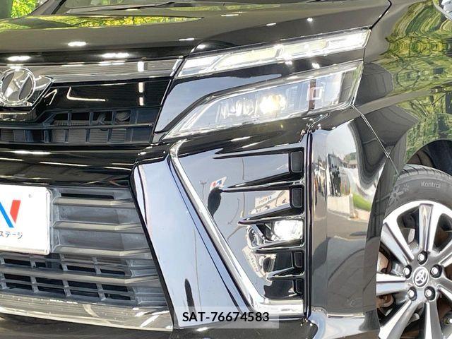 Toyota VOXY 2019-01 8355867-12